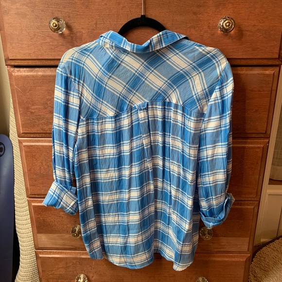 Zara lightweight semi sheer button up - Picture 2 of 3